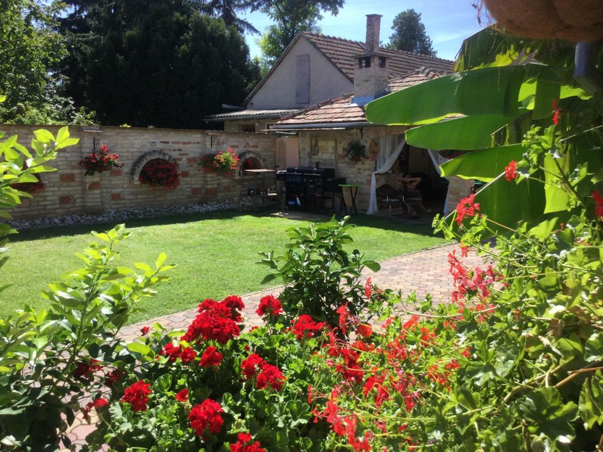 Jarmila Vendeghaz Hotel Balatonberény Buitenkant foto