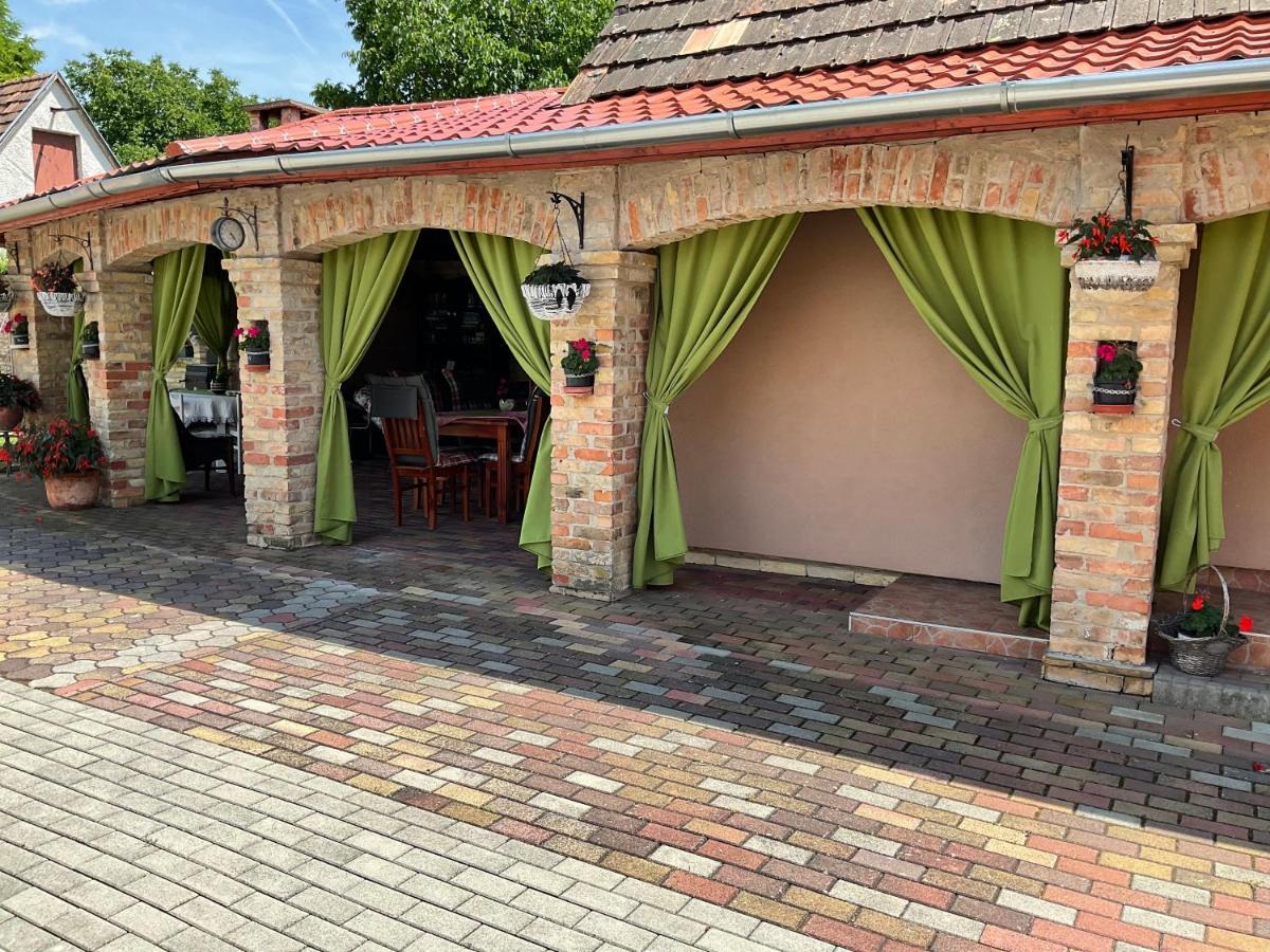 Jarmila Vendeghaz Hotel Balatonberény Buitenkant foto