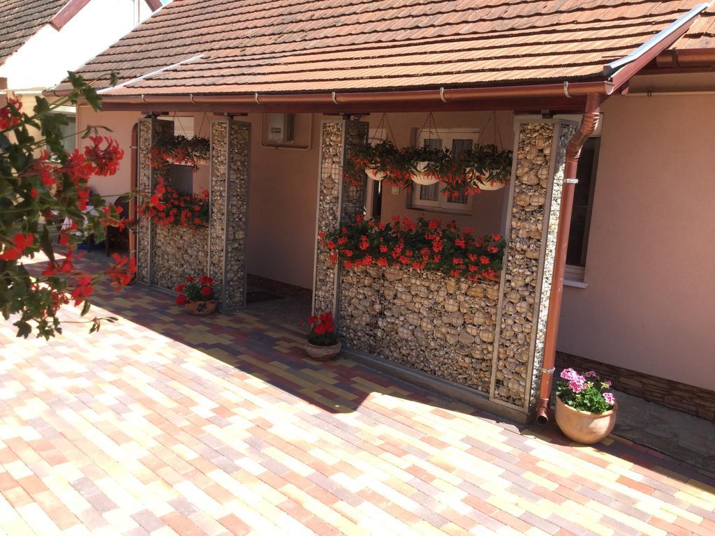 Jarmila Vendeghaz Hotel Balatonberény Buitenkant foto