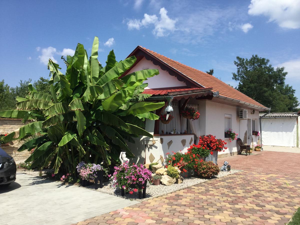 Jarmila Vendeghaz Hotel Balatonberény Buitenkant foto