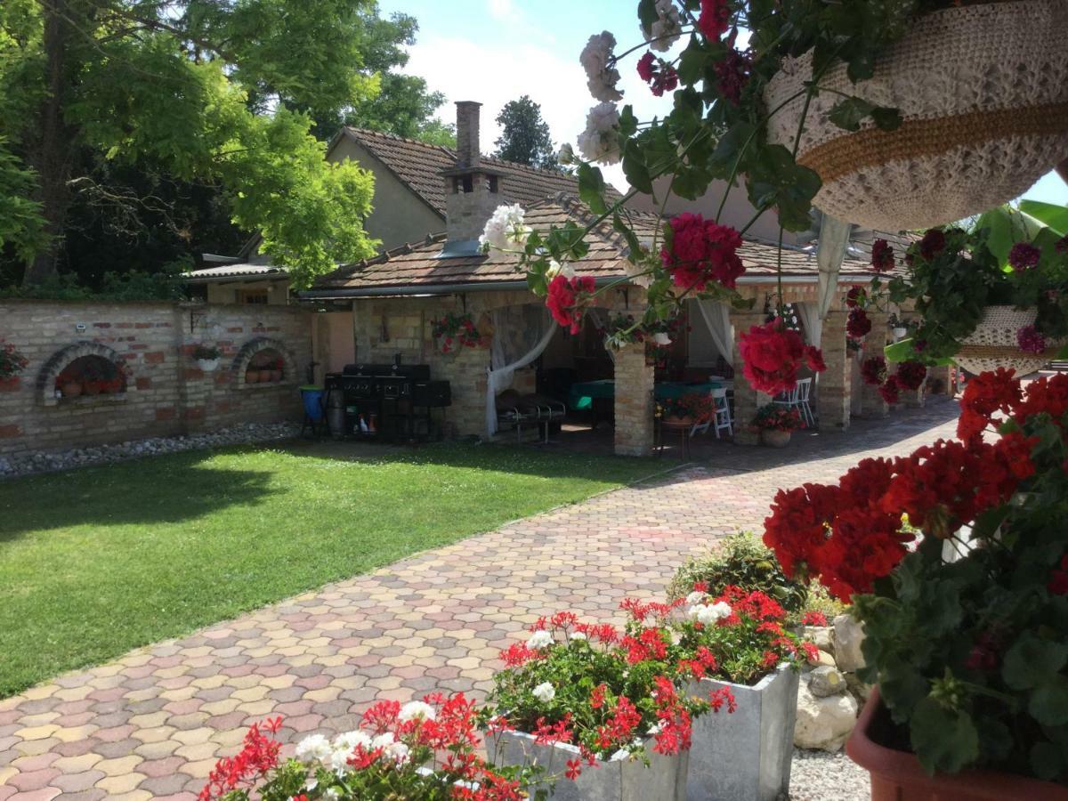 Jarmila Vendeghaz Hotel Balatonberény Buitenkant foto